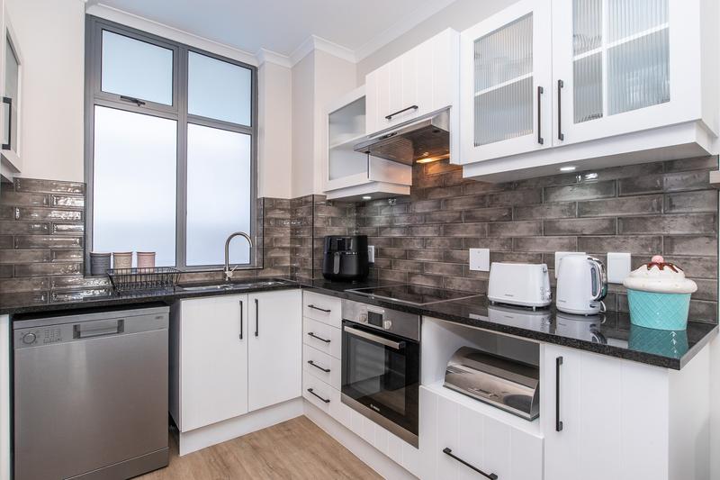 To Let 1 Bedroom Property for Rent in Muizenberg Western Cape